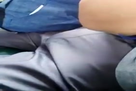 Elle suce le plus grand penis du monde