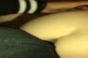 Porno star il profite de sa mere qui dort